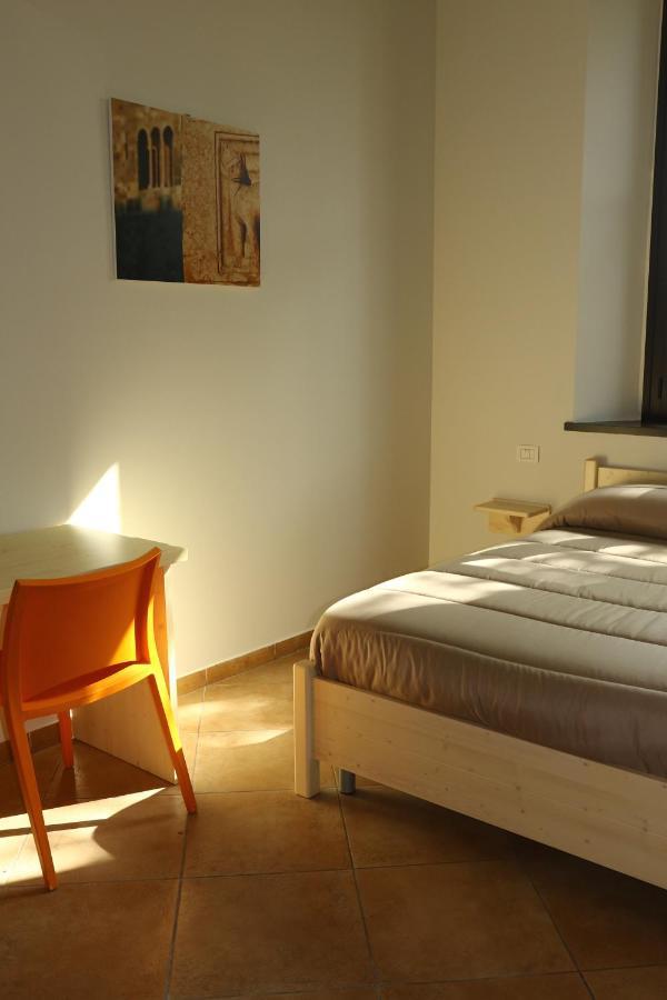 Student'S Hostel Parma Exterior foto